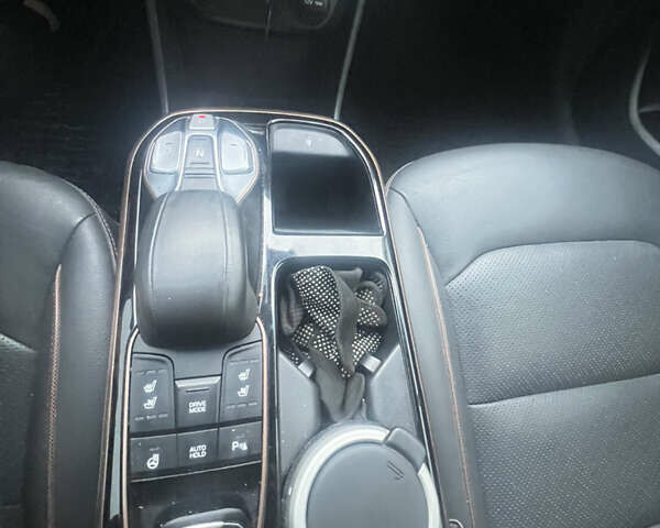 Белый Хендай Ioniq, объемом двигателя 0 л и пробегом 130 тыс. км за 12999 $, фото 15 на Automoto.ua