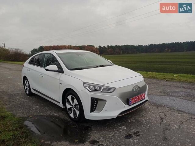 Белый Хендай Ioniq, объемом двигателя 0 л и пробегом 118 тыс. км за 11850 $, фото 10 на Automoto.ua