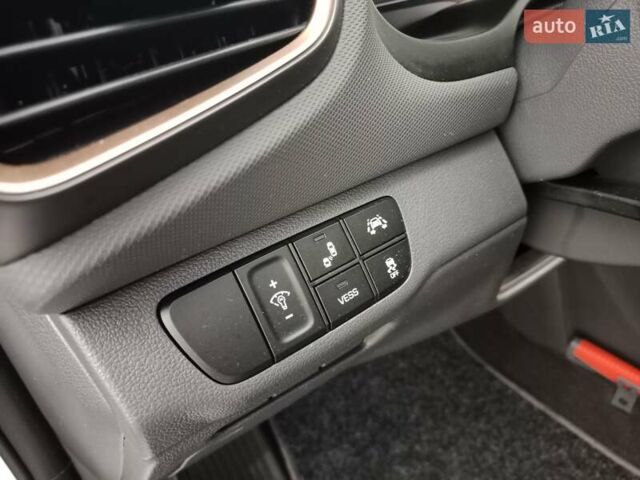 Белый Хендай Ioniq, объемом двигателя 0 л и пробегом 118 тыс. км за 11850 $, фото 37 на Automoto.ua