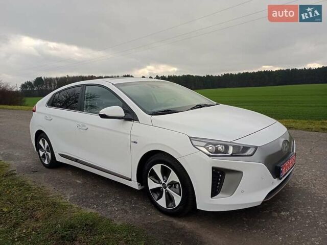 Белый Хендай Ioniq, объемом двигателя 0 л и пробегом 102 тыс. км за 12650 $, фото 10 на Automoto.ua