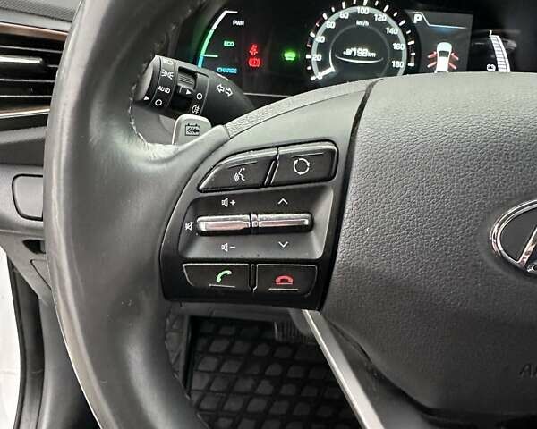 Белый Хендай Ioniq, объемом двигателя 0 л и пробегом 84 тыс. км за 12990 $, фото 20 на Automoto.ua