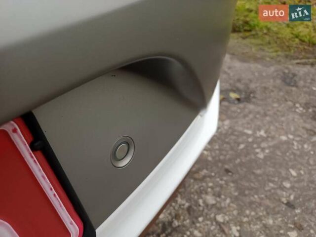 Белый Хендай Ioniq, объемом двигателя 0 л и пробегом 118 тыс. км за 11850 $, фото 53 на Automoto.ua