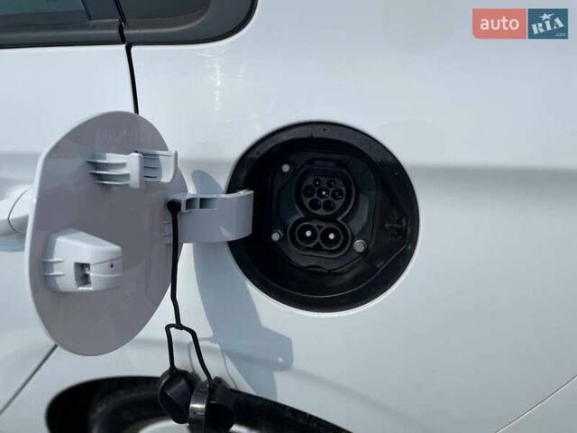 Білий Хендай Ioniq, об'ємом двигуна 0 л та пробігом 158 тис. км за 12700 $, фото 33 на Automoto.ua