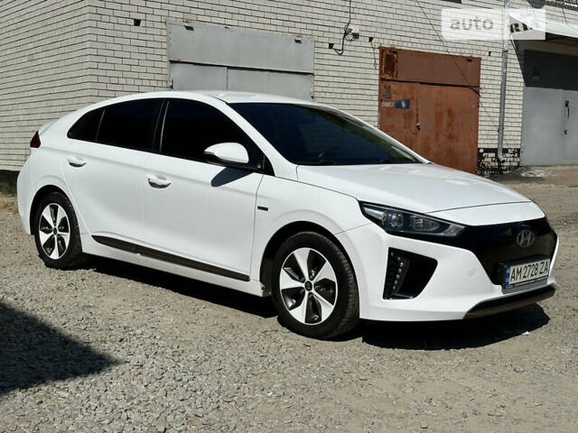 Белый Хендай Ioniq, объемом двигателя 0 л и пробегом 103 тыс. км за 14200 $, фото 2 на Automoto.ua