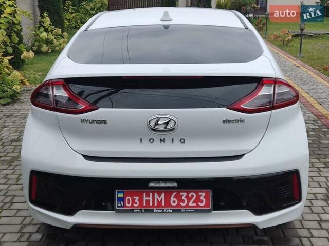 Белый Хендай Ioniq, объемом двигателя 0 л и пробегом 124 тыс. км за 13500 $, фото 3 на Automoto.ua