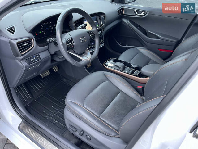 Белый Хендай Ioniq, объемом двигателя 0 л и пробегом 63 тыс. км за 14000 $, фото 12 на Automoto.ua
