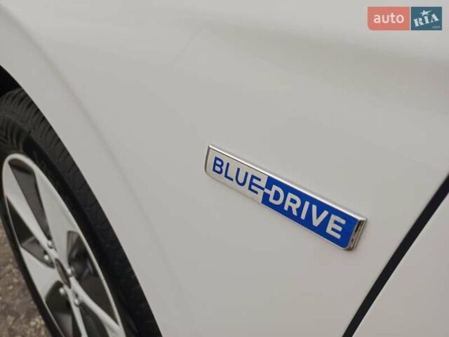 Белый Хендай Ioniq, объемом двигателя 0 л и пробегом 102 тыс. км за 12650 $, фото 45 на Automoto.ua