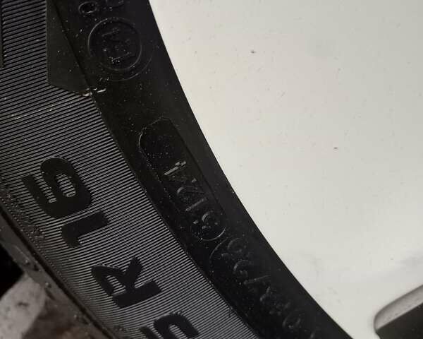 Белый Хендай Ioniq, объемом двигателя 0 л и пробегом 118 тыс. км за 11850 $, фото 14 на Automoto.ua