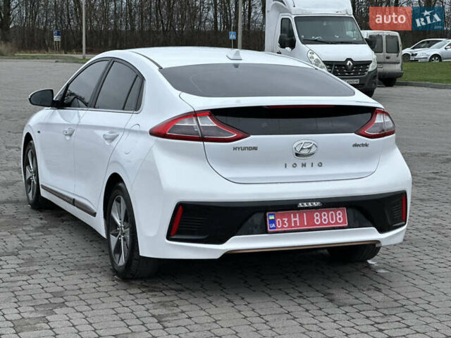 Белый Хендай Ioniq, объемом двигателя 0 л и пробегом 155 тыс. км за 11450 $, фото 4 на Automoto.ua
