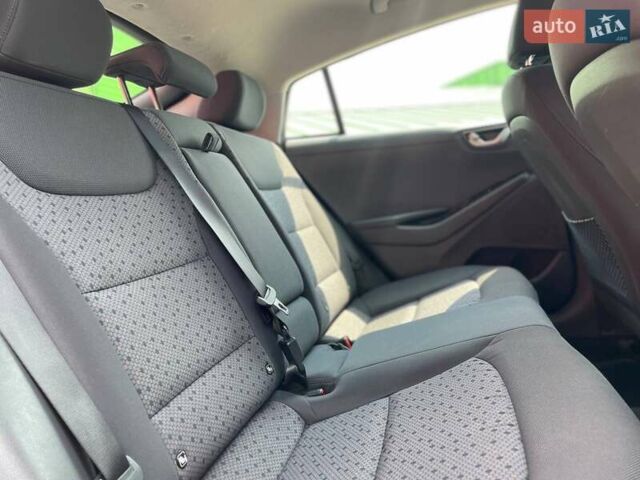 Білий Хендай Ioniq, об'ємом двигуна 0 л та пробігом 158 тис. км за 12700 $, фото 19 на Automoto.ua