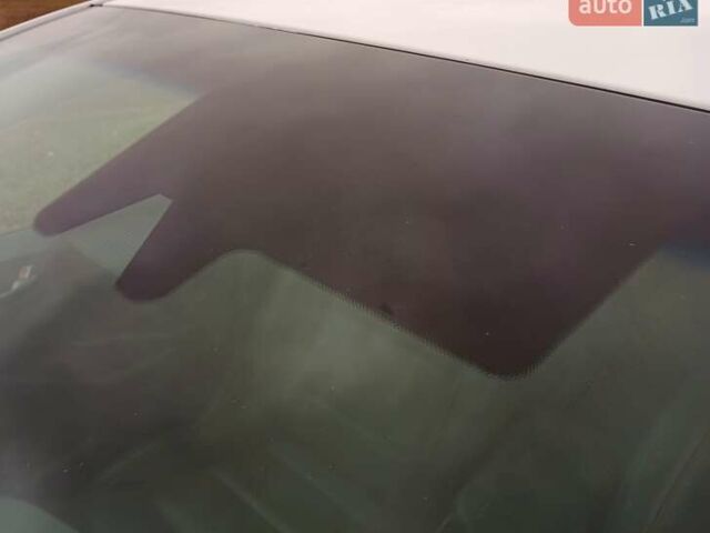 Белый Хендай Ioniq, объемом двигателя 0 л и пробегом 102 тыс. км за 12650 $, фото 51 на Automoto.ua