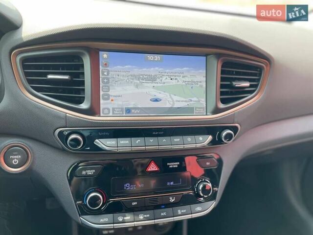 Білий Хендай Ioniq, об'ємом двигуна 0 л та пробігом 158 тис. км за 12700 $, фото 28 на Automoto.ua