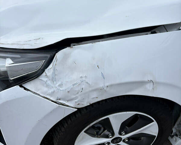 Белый Хендай Ioniq, объемом двигателя 0 л и пробегом 70 тыс. км за 10300 $, фото 11 на Automoto.ua