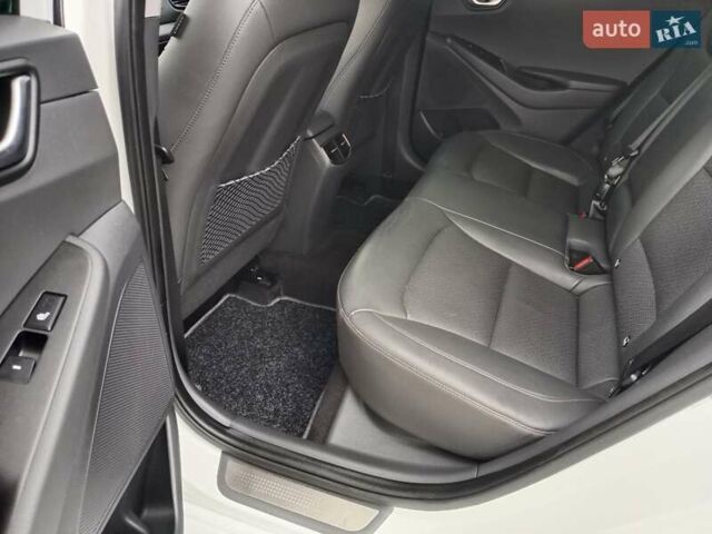 Белый Хендай Ioniq, объемом двигателя 0 л и пробегом 118 тыс. км за 11850 $, фото 23 на Automoto.ua