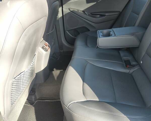 Белый Хендай Ioniq, объемом двигателя 0 л и пробегом 131 тыс. км за 15100 $, фото 16 на Automoto.ua