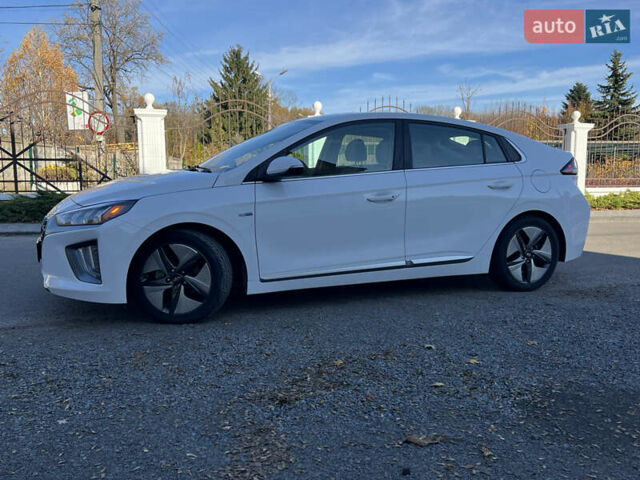 Белый Хендай Ioniq, объемом двигателя 1.58 л и пробегом 91 тыс. км за 17900 $, фото 5 на Automoto.ua