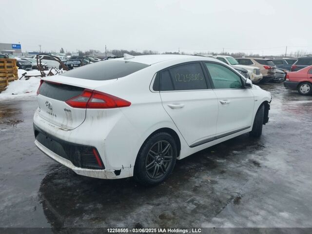 Белый Хендай Ioniq, объемом двигателя 1.6 л и пробегом 140 тыс. км за 8900 $, фото 5 на Automoto.ua