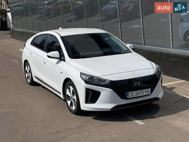 Белый Хендай Ioniq, объемом двигателя 0 л и пробегом 105 тыс. км за 13999 $, фото 1 на Automoto.ua