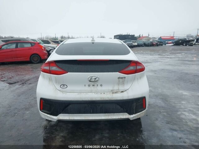 Белый Хендай Ioniq, объемом двигателя 1.6 л и пробегом 140 тыс. км за 8900 $, фото 4 на Automoto.ua