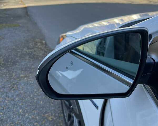 Белый Хендай Ioniq, объемом двигателя 1.58 л и пробегом 91 тыс. км за 17900 $, фото 18 на Automoto.ua