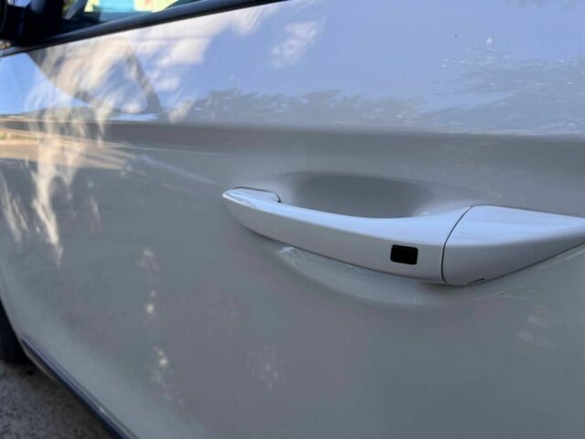 Белый Хендай Ioniq, объемом двигателя 0 л и пробегом 136 тыс. км за 14200 $, фото 15 на Automoto.ua