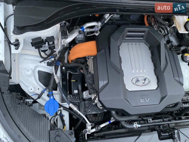 Белый Хендай Ioniq, объемом двигателя 0 л и пробегом 62 тыс. км за 12990 $, фото 28 на Automoto.ua