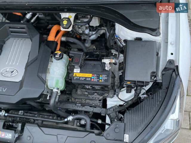 Белый Хендай Ioniq, объемом двигателя 0 л и пробегом 62 тыс. км за 12990 $, фото 30 на Automoto.ua