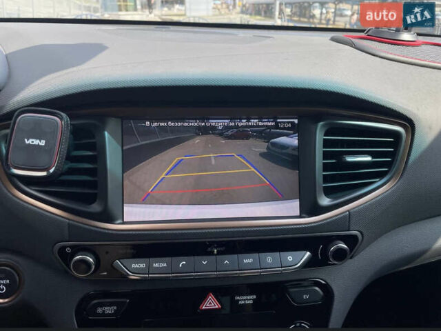 Белый Хендай Ioniq, объемом двигателя 0 л и пробегом 105 тыс. км за 13999 $, фото 35 на Automoto.ua
