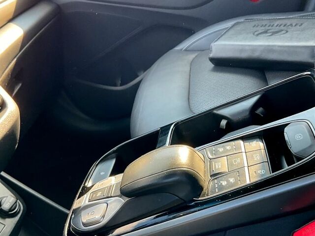 Белый Хендай Ioniq, объемом двигателя 0 л и пробегом 130 тыс. км за 17000 $, фото 7 на Automoto.ua