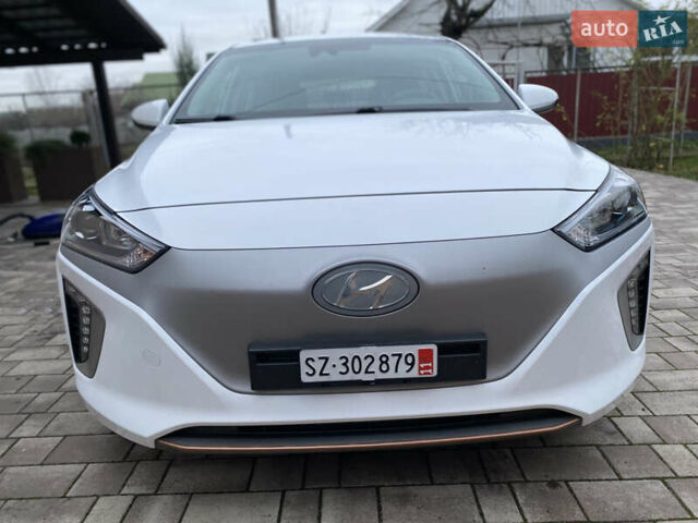 Белый Хендай Ioniq, объемом двигателя 0 л и пробегом 62 тыс. км за 12990 $, фото 4 на Automoto.ua