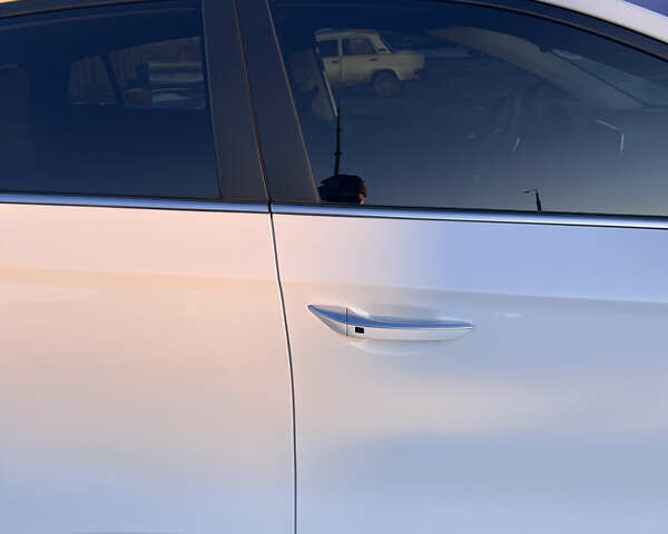 Білий Хендай Ioniq, об'ємом двигуна 0 л та пробігом 81 тис. км за 15900 $, фото 27 на Automoto.ua