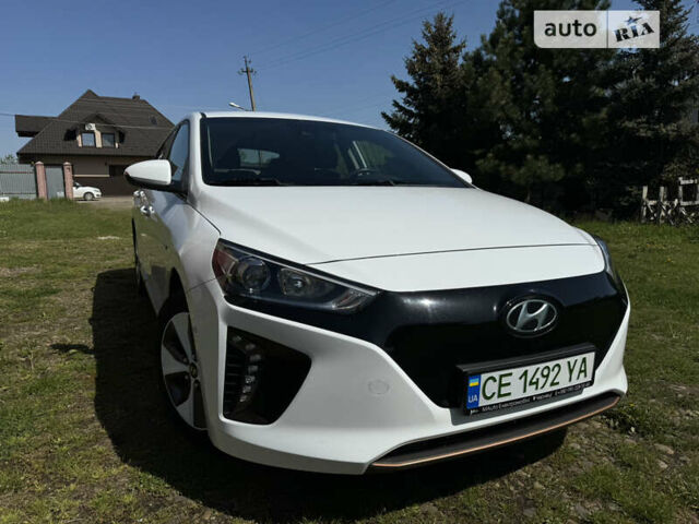 Білий Хендай Ioniq, об'ємом двигуна 0 л та пробігом 154 тис. км за 12999 $, фото 1 на Automoto.ua