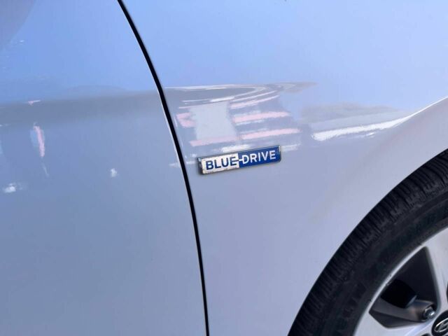 Белый Хендай Ioniq, объемом двигателя 0 л и пробегом 136 тыс. км за 14200 $, фото 7 на Automoto.ua