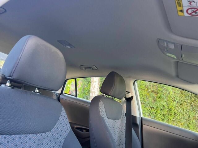 Белый Хендай Ioniq, объемом двигателя 0 л и пробегом 136 тыс. км за 14200 $, фото 17 на Automoto.ua