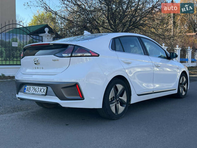 Белый Хендай Ioniq, объемом двигателя 1.58 л и пробегом 91 тыс. км за 17900 $, фото 9 на Automoto.ua