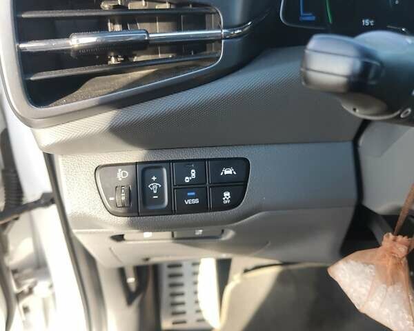 Белый Хендай Ioniq, объемом двигателя 0 л и пробегом 131 тыс. км за 15100 $, фото 11 на Automoto.ua