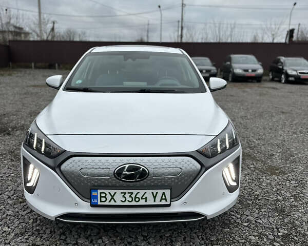 Белый Хендай Ioniq, объемом двигателя 0 л и пробегом 85 тыс. км за 16499 $, фото 3 на Automoto.ua