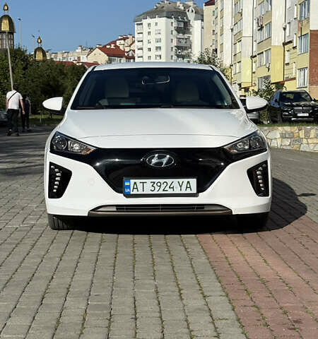 Белый Хендай Ioniq, объемом двигателя 0 л и пробегом 130 тыс. км за 13000 $, фото 1 на Automoto.ua