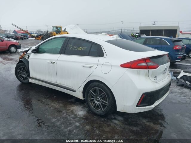 Белый Хендай Ioniq, объемом двигателя 1.6 л и пробегом 140 тыс. км за 8900 $, фото 3 на Automoto.ua