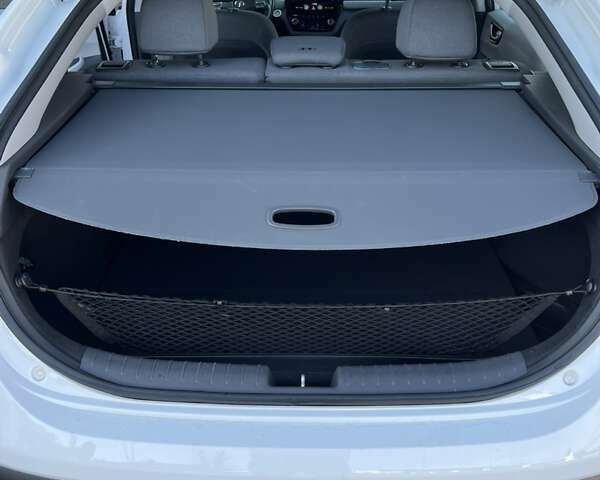 Белый Хендай Ioniq, объемом двигателя 1.58 л и пробегом 91 тыс. км за 17900 $, фото 19 на Automoto.ua