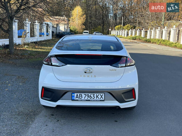 Белый Хендай Ioniq, объемом двигателя 1.58 л и пробегом 91 тыс. км за 17900 $, фото 7 на Automoto.ua