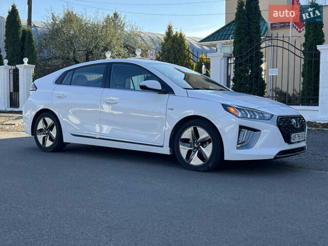 Белый Хендай Ioniq, объемом двигателя 1.58 л и пробегом 91 тыс. км за 17900 $, фото 12 на Automoto.ua