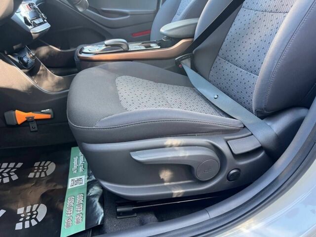 Белый Хендай Ioniq, объемом двигателя 0 л и пробегом 136 тыс. км за 14200 $, фото 10 на Automoto.ua