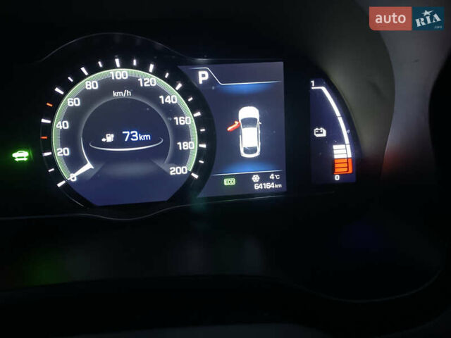 Белый Хендай Ioniq, объемом двигателя 0 л и пробегом 62 тыс. км за 12990 $, фото 20 на Automoto.ua