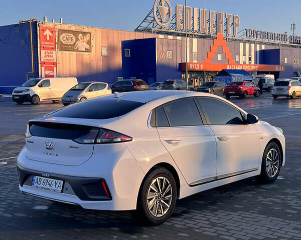 Білий Хендай Ioniq, об'ємом двигуна 0 л та пробігом 81 тис. км за 15900 $, фото 9 на Automoto.ua