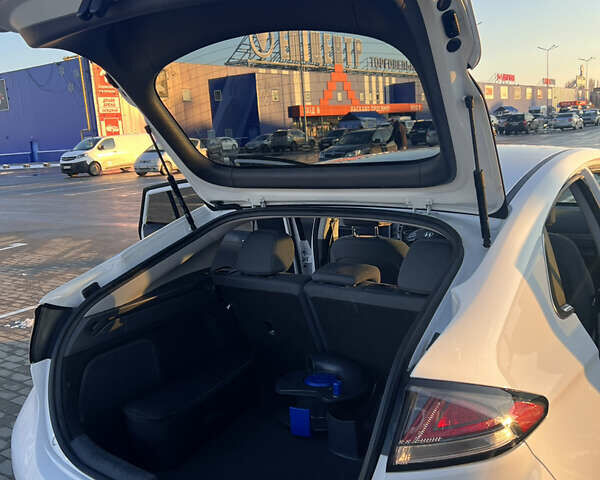Білий Хендай Ioniq, об'ємом двигуна 0 л та пробігом 81 тис. км за 15900 $, фото 42 на Automoto.ua