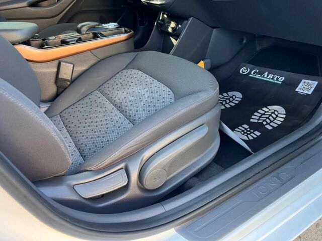 Белый Хендай Ioniq, объемом двигателя 0 л и пробегом 136 тыс. км за 14200 $, фото 20 на Automoto.ua