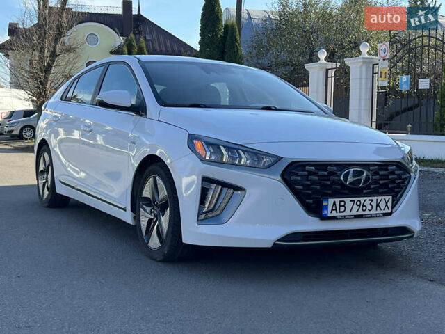 Белый Хендай Ioniq, объемом двигателя 1.58 л и пробегом 91 тыс. км за 17900 $, фото 13 на Automoto.ua