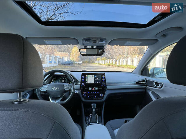 Белый Хендай Ioniq, объемом двигателя 1.58 л и пробегом 91 тыс. км за 17900 $, фото 24 на Automoto.ua