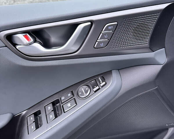 Белый Хендай Ioniq, объемом двигателя 0 л и пробегом 85 тыс. км за 16499 $, фото 25 на Automoto.ua